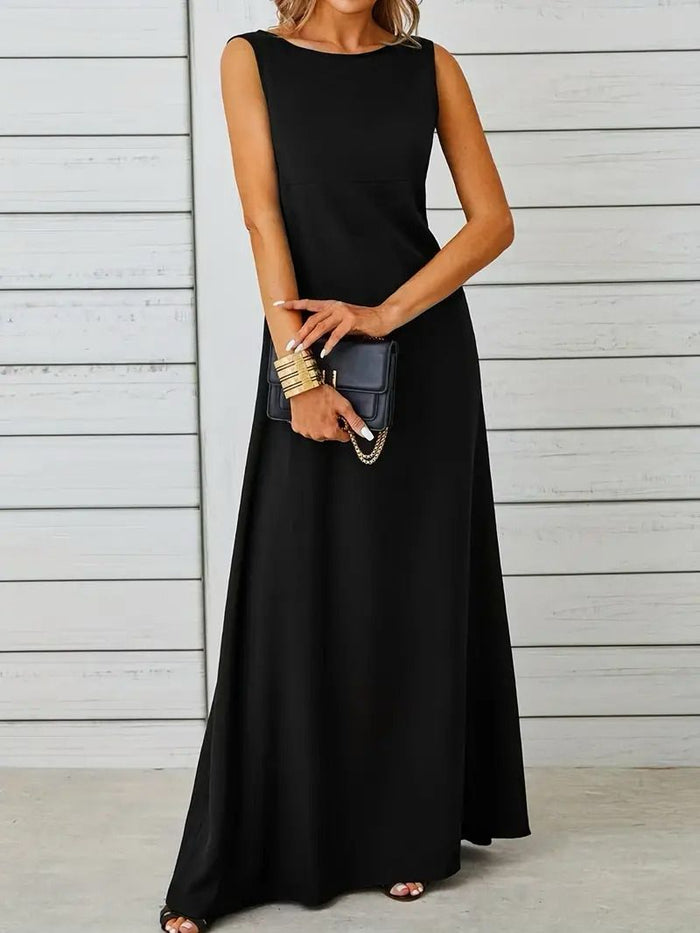 Orla - Classic Minimal Dress